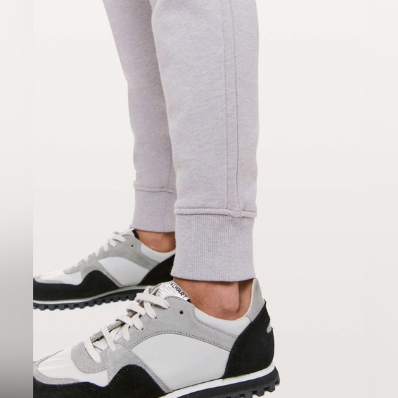 Lululemon Warm Down Jogger II *28"
Heathered Iced Iris Size 6 NWT - Picture 5 of 7